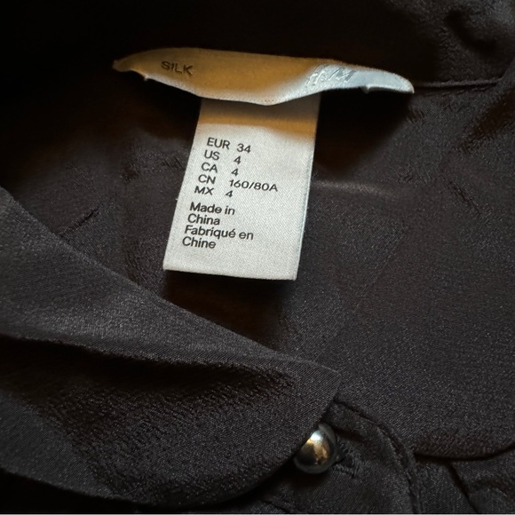 H&M Dark Gray 100% Silk Long Sleeve Blouse - Size 4 XS - Picture 3 of 4